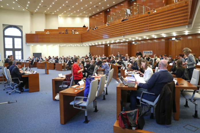 Haushaltsrecht-einfach-beschnitten-Vier-Fraktionen-beantragen-eine-Aktuelle-Stunde-zur-Stadtratssitzung-am-17-Dezember