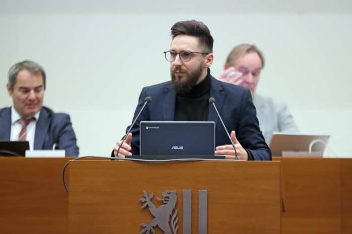 Der-Stadtrat-tagte-Die-Ratsversammlung-beschlie-t-noch-keine-Begrenzung-der-Wahlwerbung-in-Leipzig