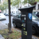 Parkticket-Automat, geparkte PKW.