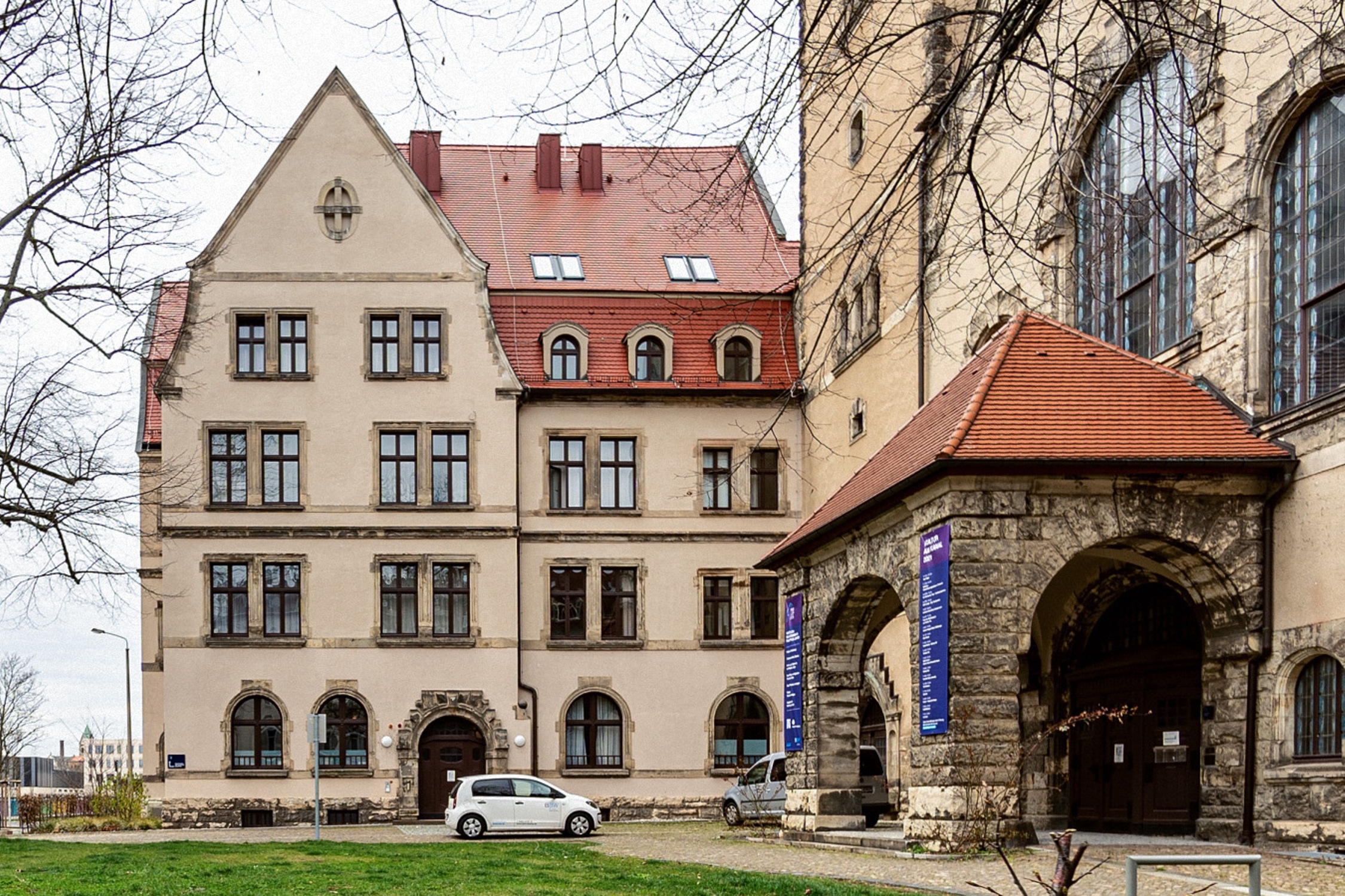 Sonntagskirche-155-Gotteshaus-als-Kulturst-tte-mit-Inklusionshotel-Philippuskirche-Leipzig-Lindenau