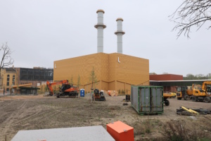 Heizkraftwerk Süd in der Bornaischen Straße mit Platz für eine mögliche Schwimmhalle. Foto: Ralf Julke