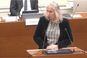 Grünen-Stadträtin Katharina Krefft am 18. Dezember in der Ratsversammlung. Foto: Viideostream, Screenshot LZ