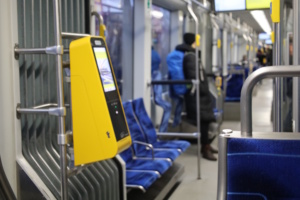 In einer Straßenbahn der LVB unterwegs.