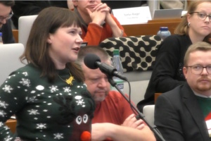 SPD-Stadträtin Pia Heine in der Ratsversammlung vom 18. Dezember. Foto: Videostream, Screenshot LZ