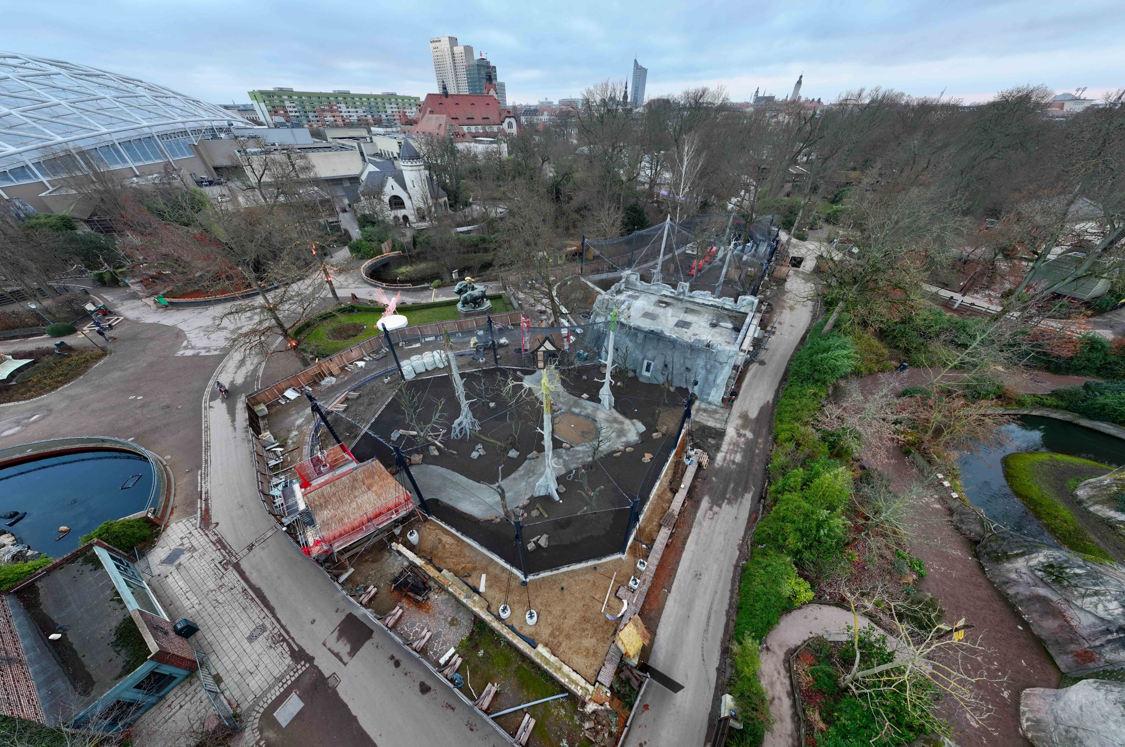 2026-was-kommt-Der-Zoo-Leipzig-er-ffnet-neue-Gro-volieren-f-r-Aras-und-Loris