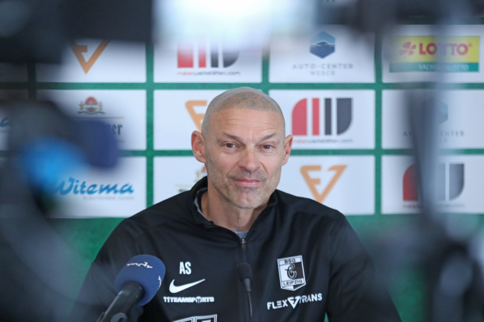 Freitag-der-9-Januar-2026-Neuer-Chemie-Trainer-vorgestellt-Spielabsage-in-Bundesliga-Unf-lle-durch-Elli-