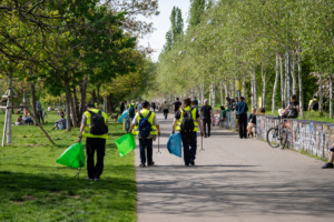 Frühjahrsputz im Lene-Voigt-Park Archivbild). Foto: Ferdinand Uhl
