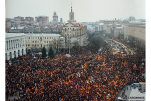 Demonstration während der Orange Revolution auf dem Maidan. Foto: Museum der Geschichte Kyjiws