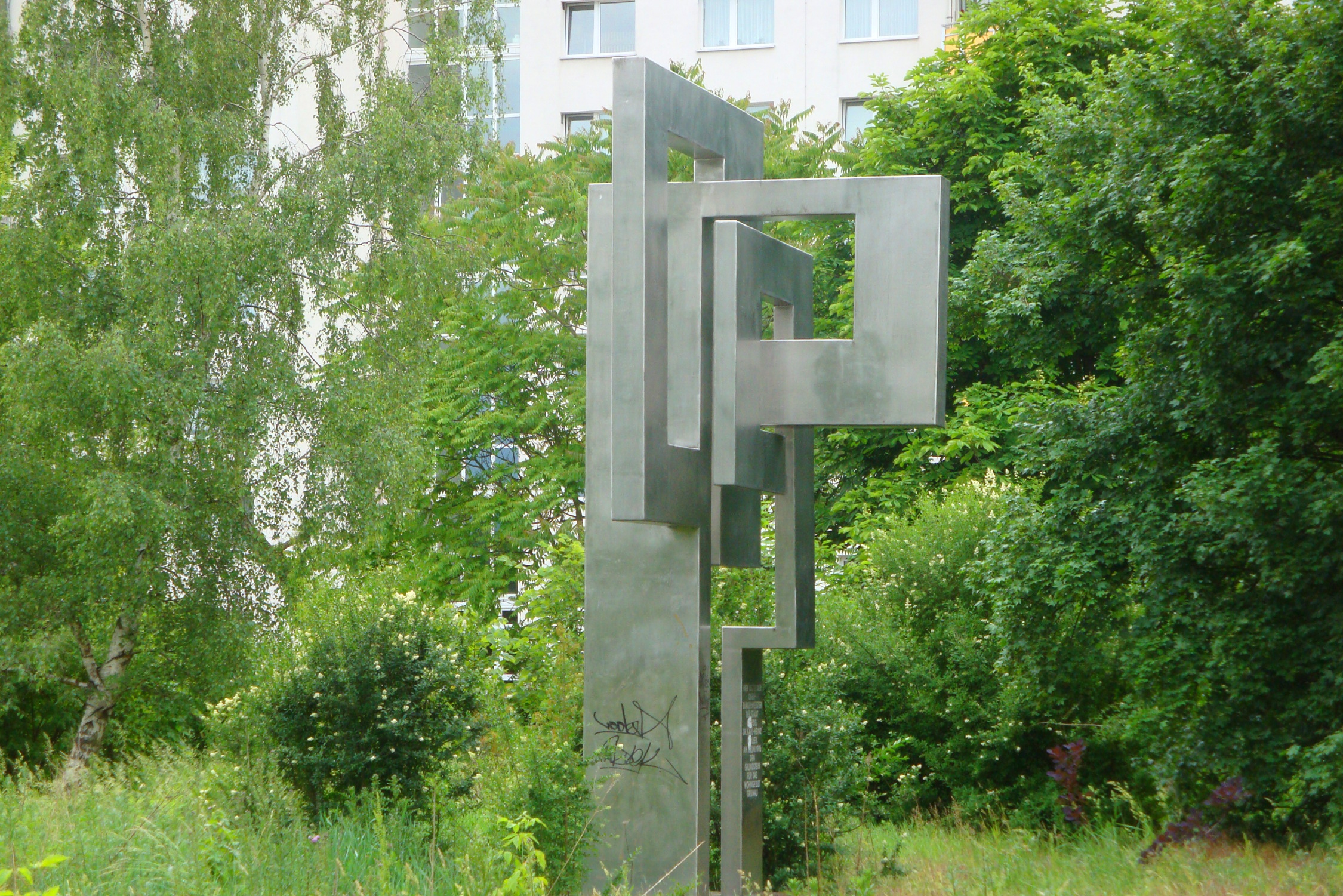 50-Jahre-nach-Grundsteinlegung-Stadt-und-W-stenrot-Stiftung-starten-in-Gr-nau-ein-Projekt-zur-DDR-Kunst-am-Bau