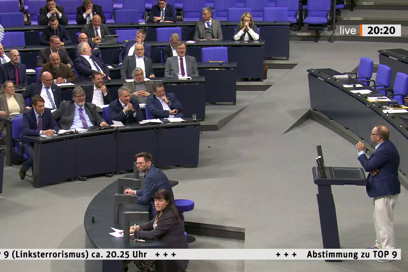 -Antifa-Verbot-Comedy-im-Bundestag-eine-TV-Kritik