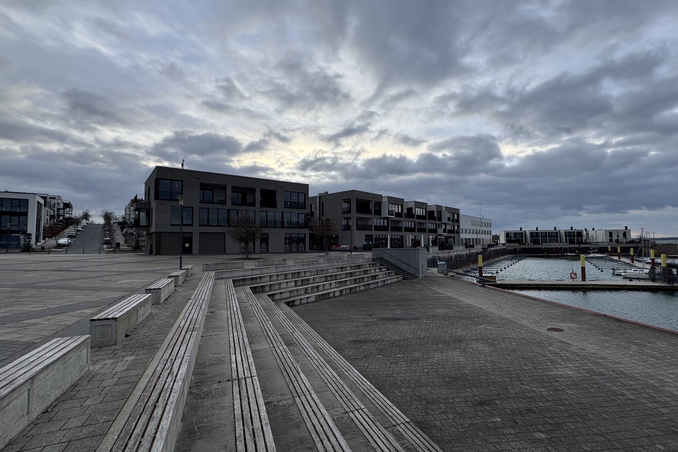 Seepromenade am Zwenkauer See. Foto: Frank Beutner