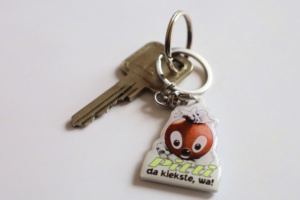 Schlüssel mit Anhänger, Symbolfoto.