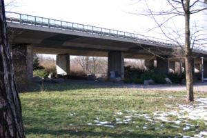 Die heutige Agra-Brücke am einstigen Rosarium 2005. Foto: Archiv Dirk Seelemann