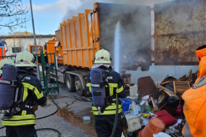 Brandschaden durch falsch entsorgten Akku oder Batterie bei der Stadtreinigung Leipzig. Foto: Eigenbetrieb Stadtreinigung Leipzig