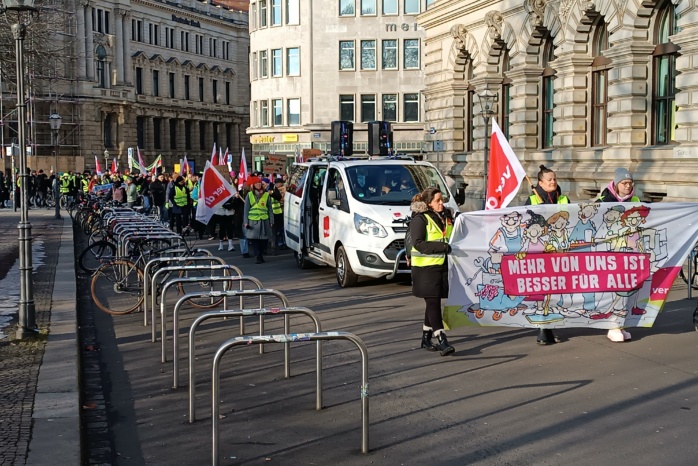 Dienstag-der-10-Februar-2026-Zugverkehr-gest-rt-und-landesweite-Warnstreiks