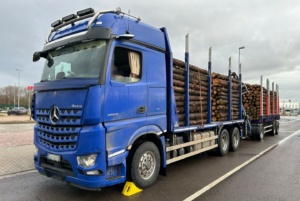 Überladener Holztransporter © Polizeidirektion Leipzig