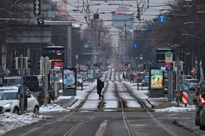 Montag-der-2-Februar-2026-Bundesweiter-Warnstreik-im-Nahvekehr-Gerichts-Pleite-f-r-S-ngerin-Julia-Neigel-und-Geldstrafe-f-r-bayerischen-AfD-Politiker
