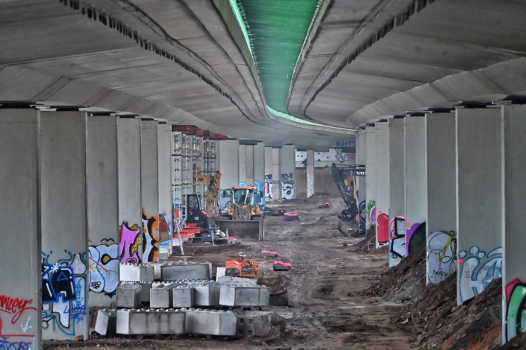 Bau der Stützen unter der Agra-Brücke. Foto: Benjamin Weinkauf