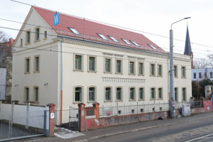 Blick auf das Haus von der Zschocherschen Straße aus. Wiedereröffnung des Erich-Zeigner-Hauses in Leipzig am 17.02.2026. Foto: Jan Kaefer