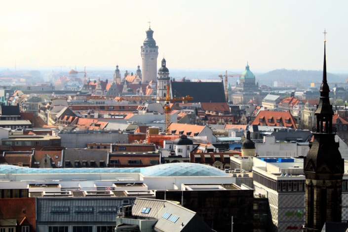 Blick über die Dächer der Stadt. Archivfoto: Ralf Julke