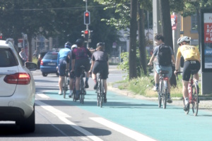 Radfahrer am Dittrichring. Foto: Ralf Julke