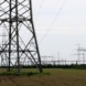 Überlandleitungen verteilen den Strom über weite Strecken. Foto: Matthias Weidemann