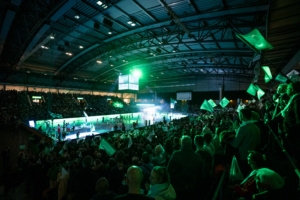 Kulisse in der QUARTERBACK Immobilien ARENA. Der Foto: Klaus Trotter