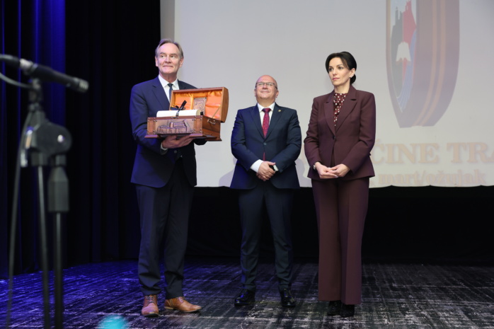 Dienstag, der 24. März 2026: Dutzende Hunde in Grimma gerettet, OBM Jung ist Ehrenbürger von Travnik, Datenschutz-Pannen gestiegen