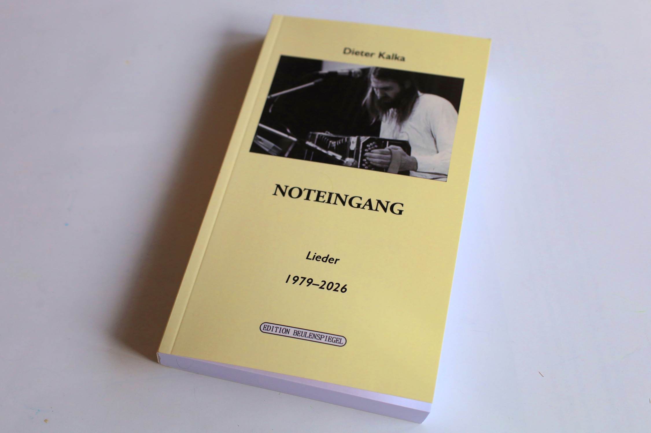 Noteingang: Dieter Kalka sammelt seine alten und neuen Lieder in einem Buch