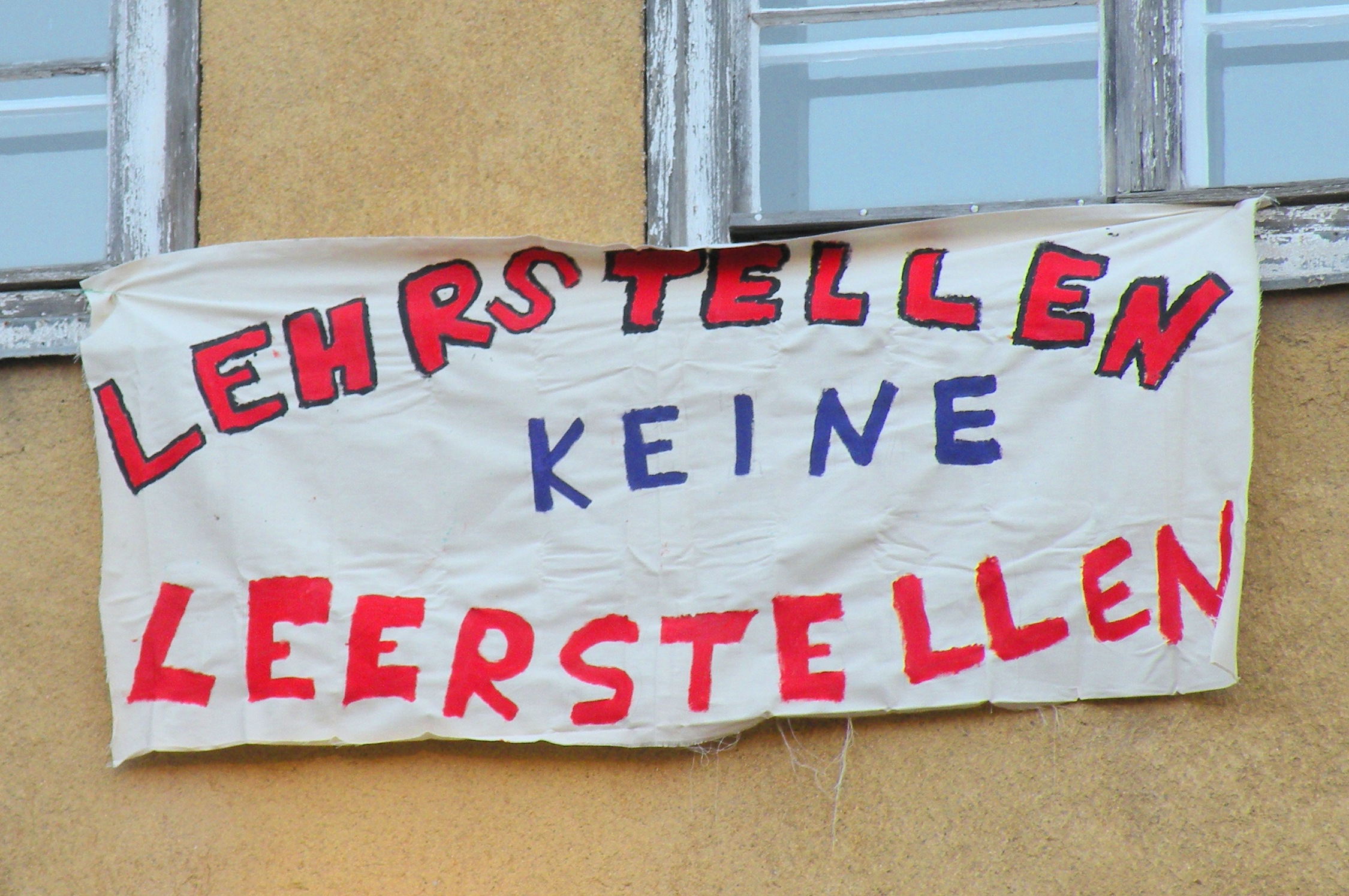 Etwas weniger Unterrichtsausfall als vor einem Jahr: Löcherstopfen auf sächsisch · Leipziger Zeitung