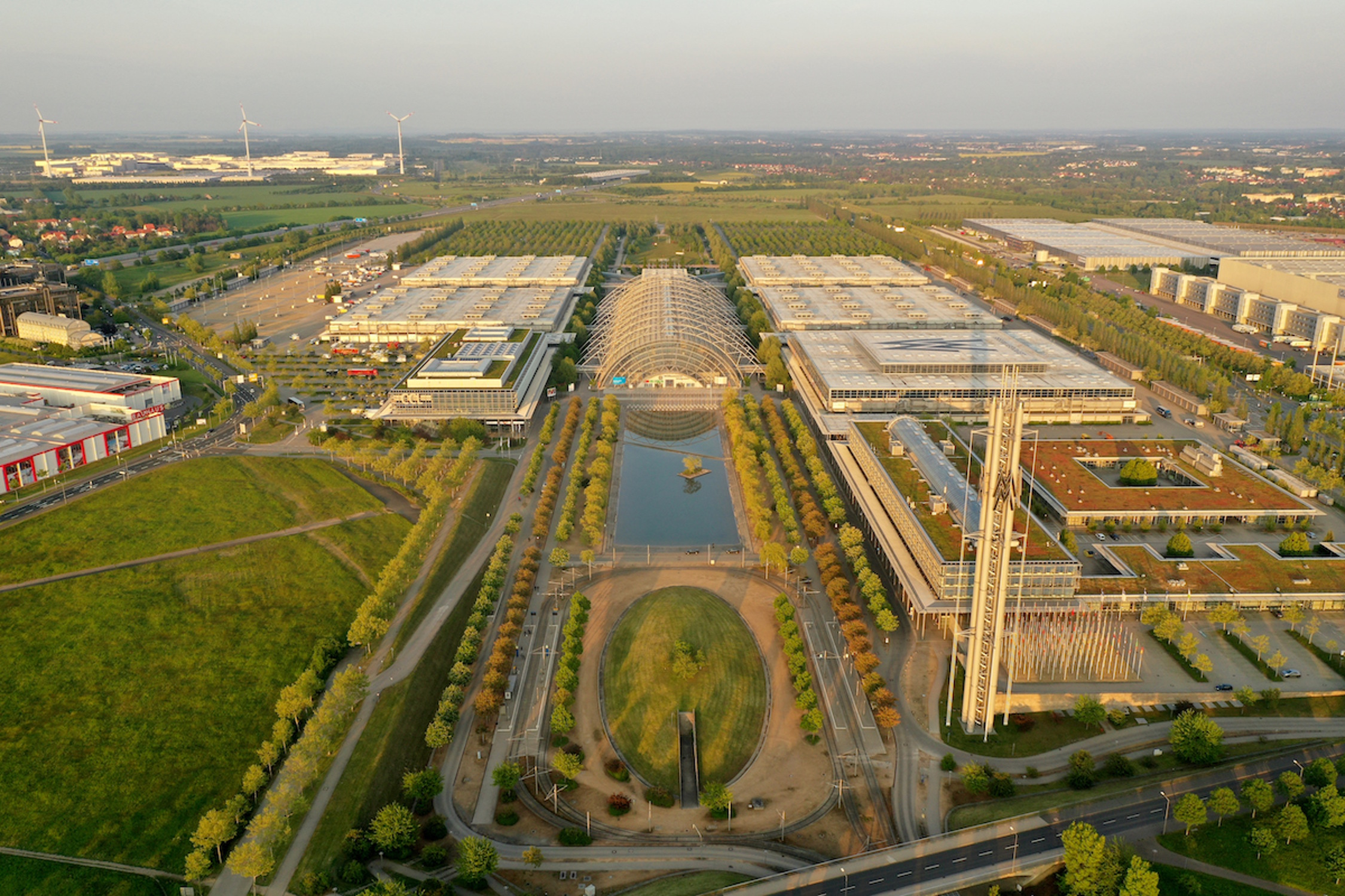 Die Luftaufnahme zeigt das Gelände der Neuen Messe.
