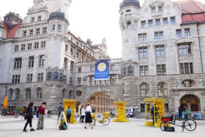 Telefonaktion von The Cockpit Collective - hier auf dem Burgplatz. Foto: Schaubühne