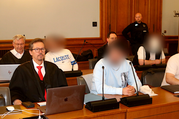 Angeklagte vor Gericht. © BÖHME