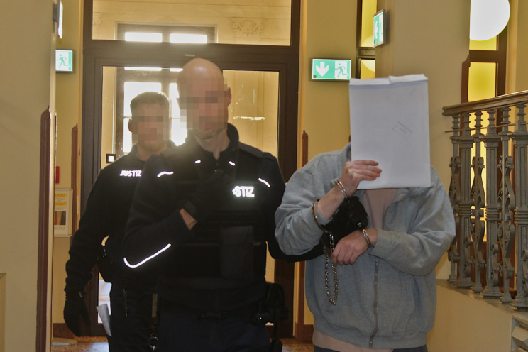 Vorführung eines Angeklagten.