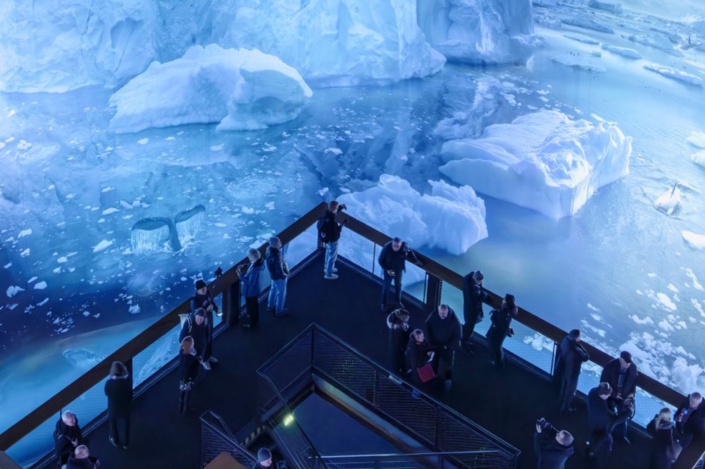 Ein Blick auf die Besucherplattform im Panorama ANTARKTIS. Foto: Asisi