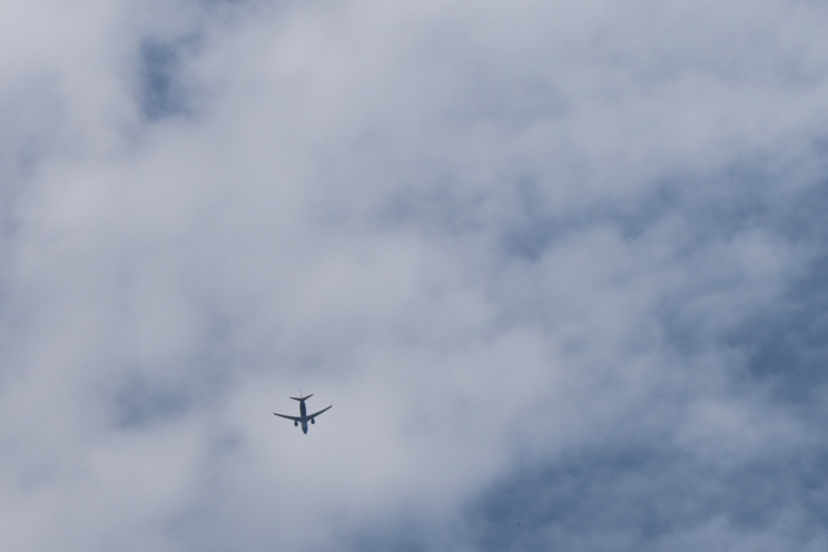 Flieger über Leipzig. Foto: Ralf Julke