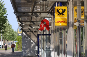 Glücklich, wer eine Annahmestelle gleich in der Nähe hat. Foto: Ralf Julke