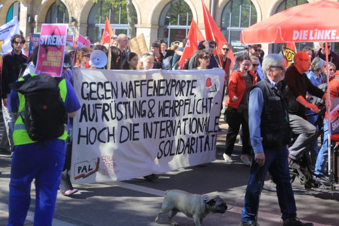 Palästinaaktionsbündnis Leipzig organisierte im Vorfeld, um den Nahost-Konflikt auf die DGB-Demonstration zu tragen. Foto: Alexander Böhm