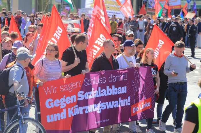 Die Linke Leipzig hinter dem Gewerkschaftsblock. Foto: Alexander Böhm