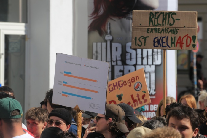 Eier-Lecken-Merz, eine Kombination die in Leipzig zu einer Personalienfeststellung führen kann. Foto: Alexander Böhm