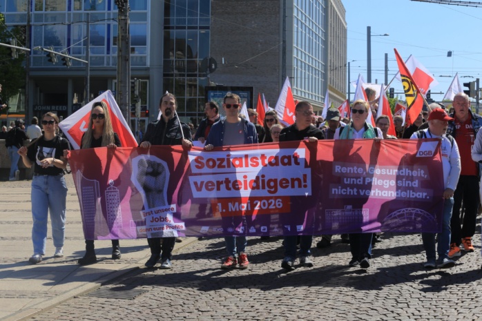Die Spitze der Demonstration bildete verschiedene Gewerkschaften. Foto: Alexander Böhm