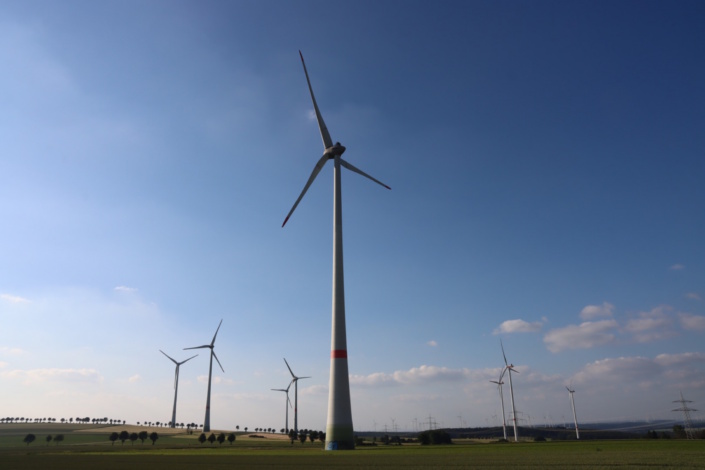 Die einzig sinnvolle Lösung: Erneuerbare Energien. Foto: Sabine Eicker