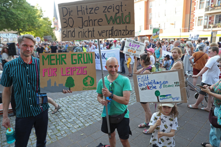 Demonstration der Umweltverbände gegen den Verkauf und die Abholzung des Capa-Wäldchens (Capi) Leipzig, 25.06.2026. Foto: Jan Kaefer
