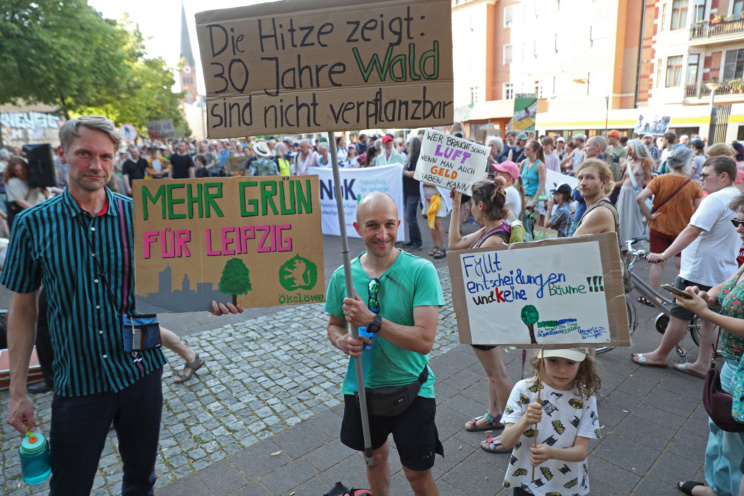 Demonstration der Umweltverbände gegen den Verkauf und die Abholzung des Capa-Wäldchens (Capi) Leipzig, 25.06.2026. Foto: Jan Kaefer