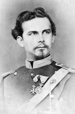 Mythenumranktes Leben und tragisches Ende: Bayerns König Ludwig II. (1845–1886) etwa zwei Jahre vor seinem Tod. © gemeinfrei
