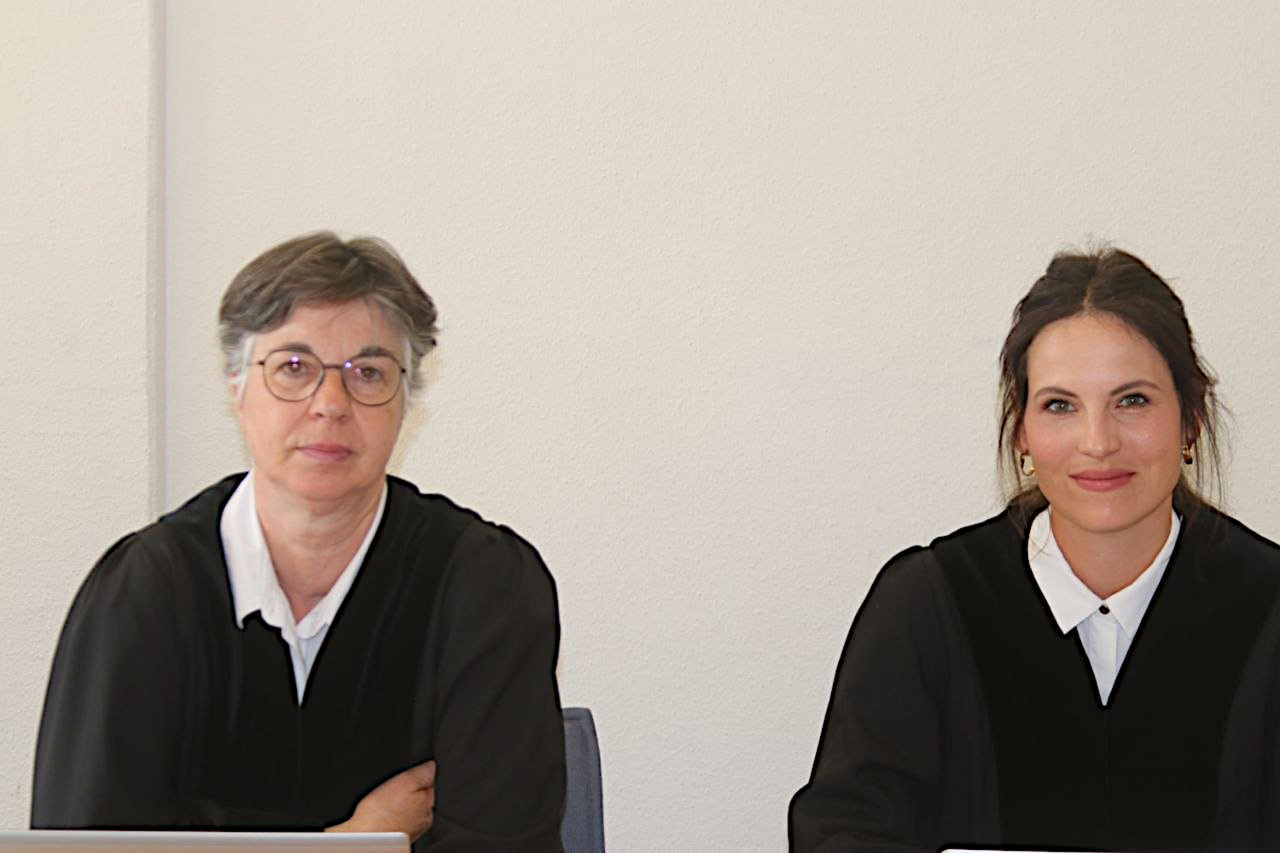 Die Staatsanwältinnen Silke Kühlborn (li.) und Sabrina Joel vertreten die Anklage. © Lucas Böhme