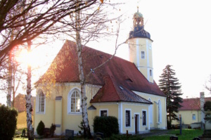 Kreuzkirche Störmthal. Jwaller, CC BY-SA 3.0, https://commons.wikimedia.org/w/index.php?curid=17455891
