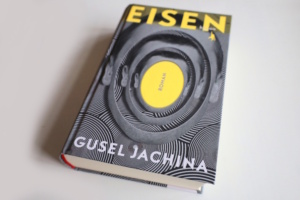 Gusel Jachina: Eisen. Foto: Ralf Julke