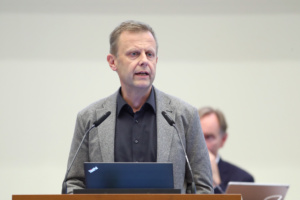Herr Torsten Bonew (CDU), Erster Bürgermeister und Beigeordneter für Finanzen, im Leipziger Stadtrat am 01.07.2026. Foto: Jan Kaefer