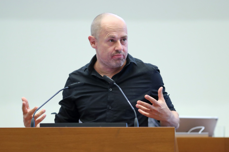 Tobias Peter (Bündnis 90/Die Grünen) im Leipziger Stadtrat am 01.07.2026. Foto: Jan Kaefer